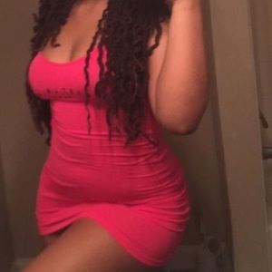 Pink bodycon dress